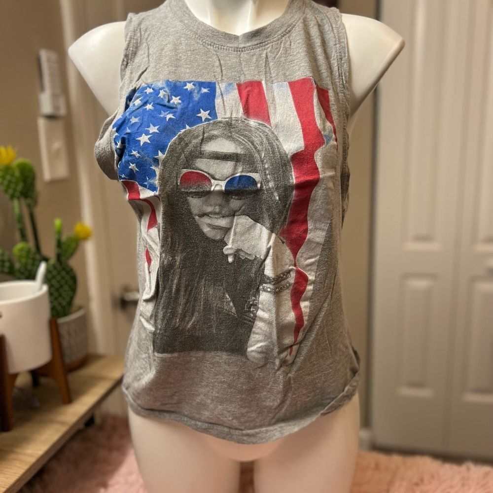 Gray tank top